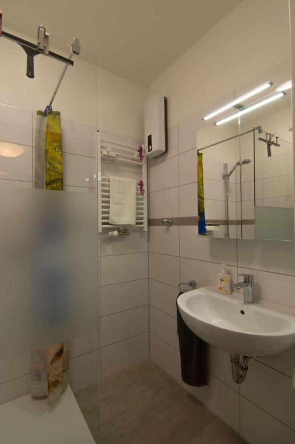 Ferienwohnung 'Zimmer Frei' Gelsenkirchen Exterior foto